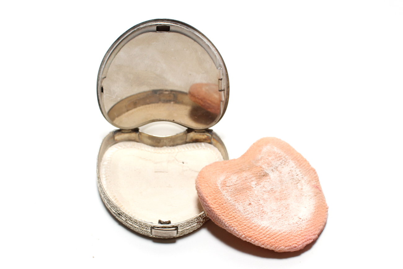 Vintage "La Mode" Sterling Silver Heart Shaped Compact