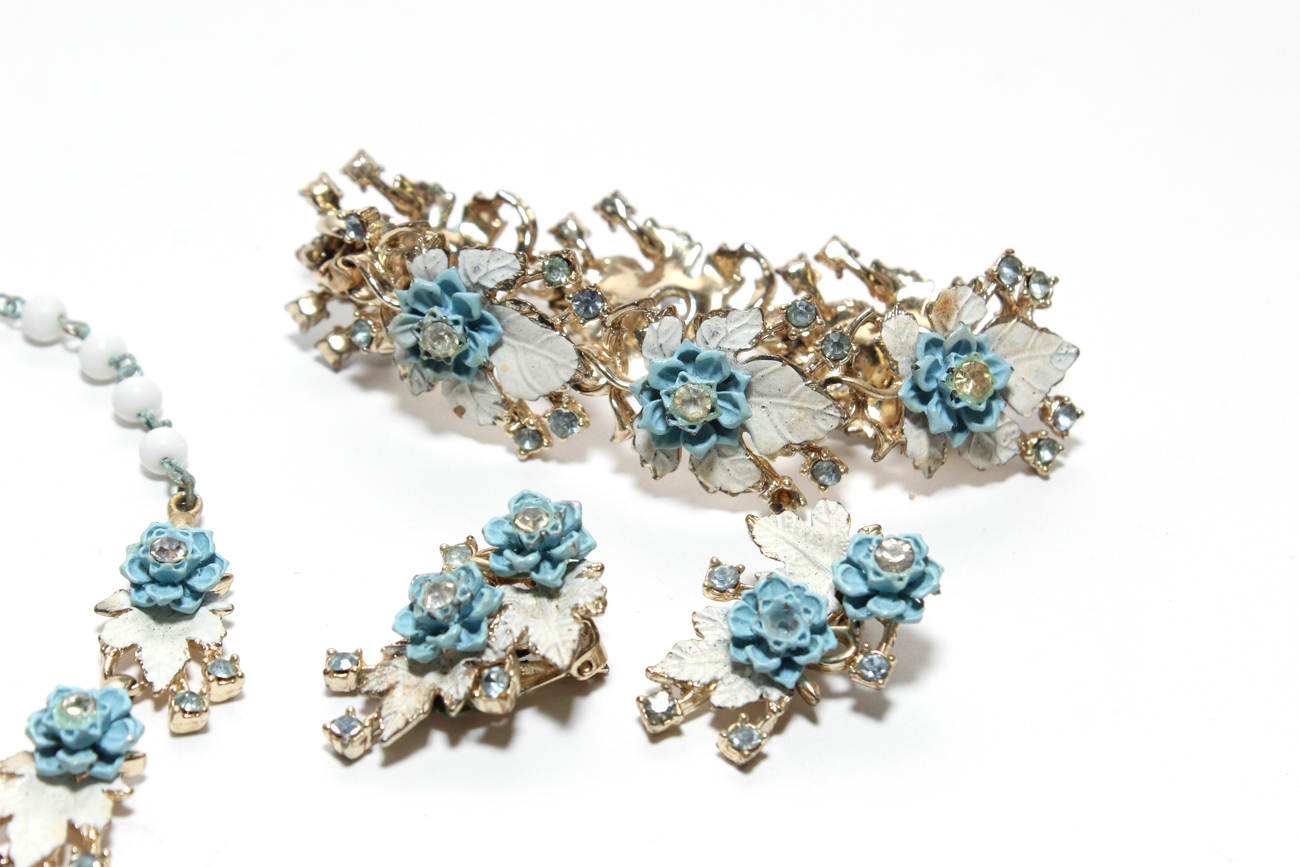 Art Deco Blue and White Floral Choker Set