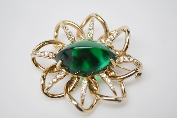 Vintage 1940's Eisenberg Green Glass and Rhinestone Clip-On Earrings and Brooch Set