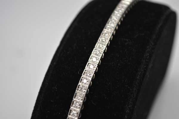 Vintage Platinum 1.95 CTW Diamond Heart Link Tennis Bracelet