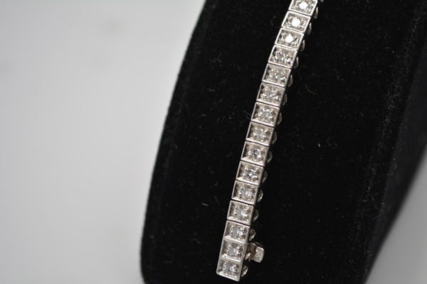 Vintage Platinum 1.95 CTW Diamond Heart Link Tennis Bracelet
