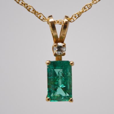 14K Yellow Gold Natural Emerald and Diamond Pendant Necklace