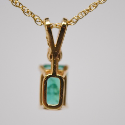 14K Yellow Gold Natural Emerald and Diamond Pendant Necklace