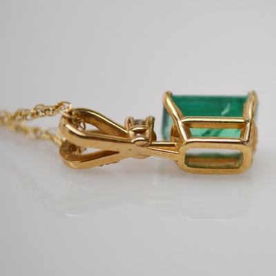 14K Yellow Gold Natural Emerald and Diamond Pendant Necklace