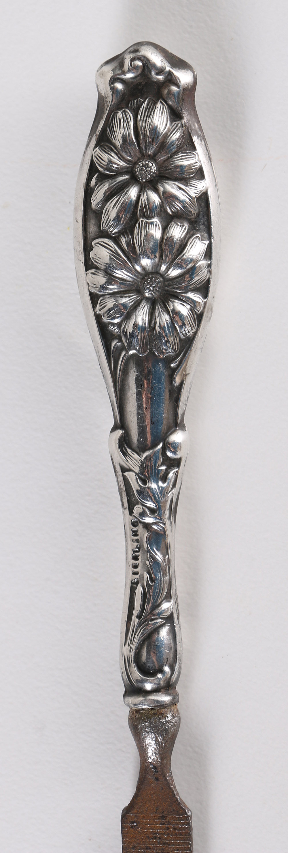 Sterling Silver Handled Nail File With Repoussé Daisies