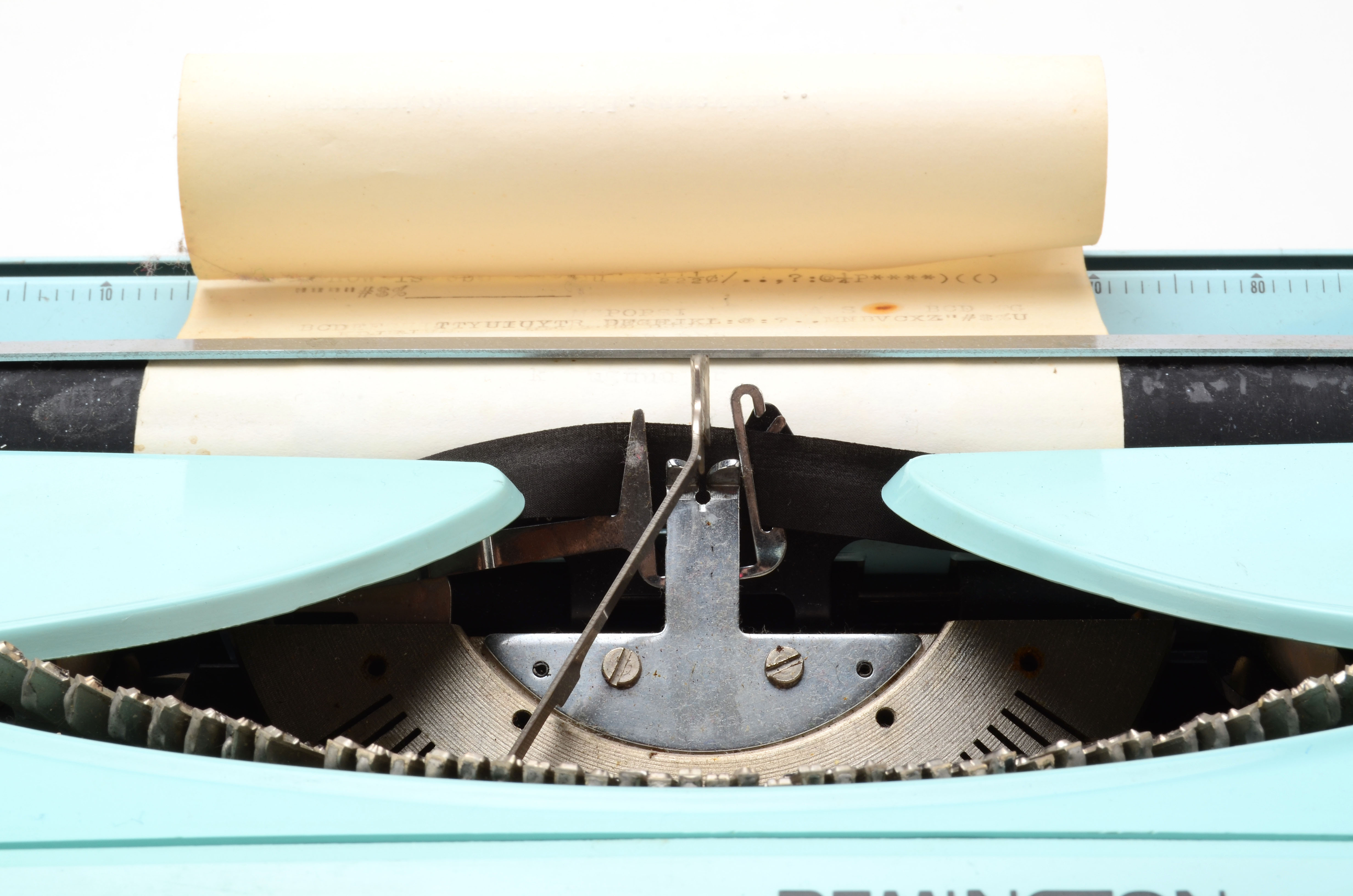 Remington Streamliner Portable Typewriter