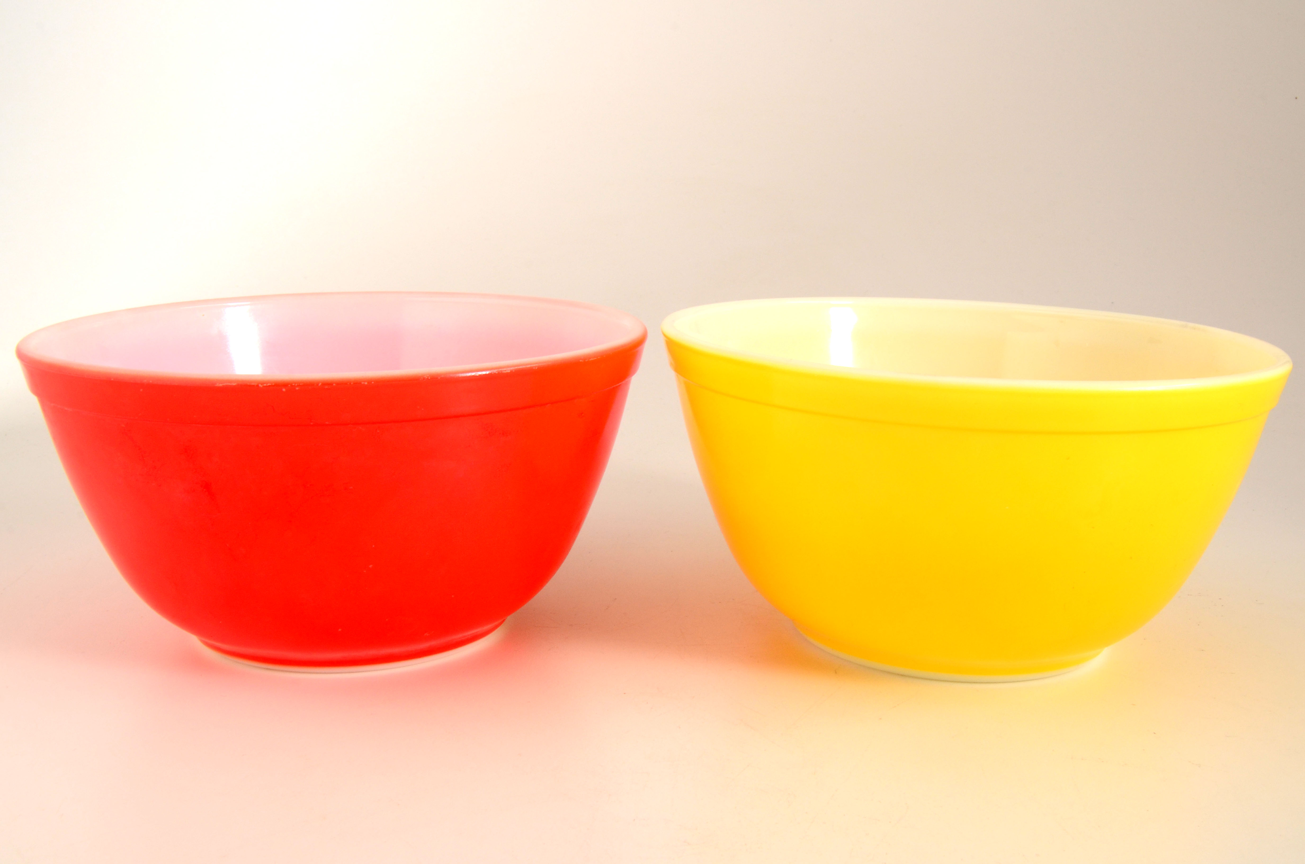 Set of Vintage Pyrex Containers