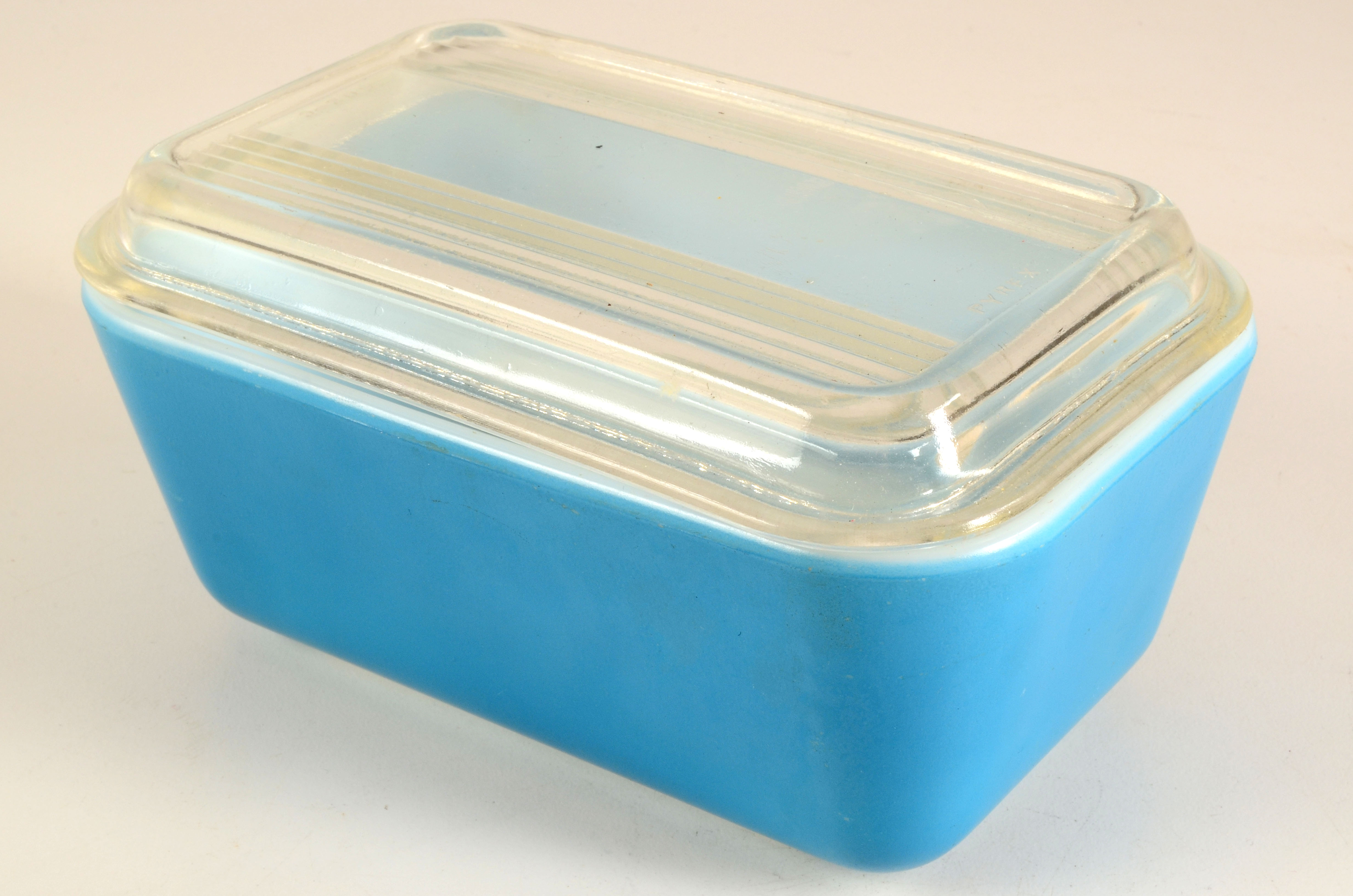 Set of Vintage Pyrex Containers