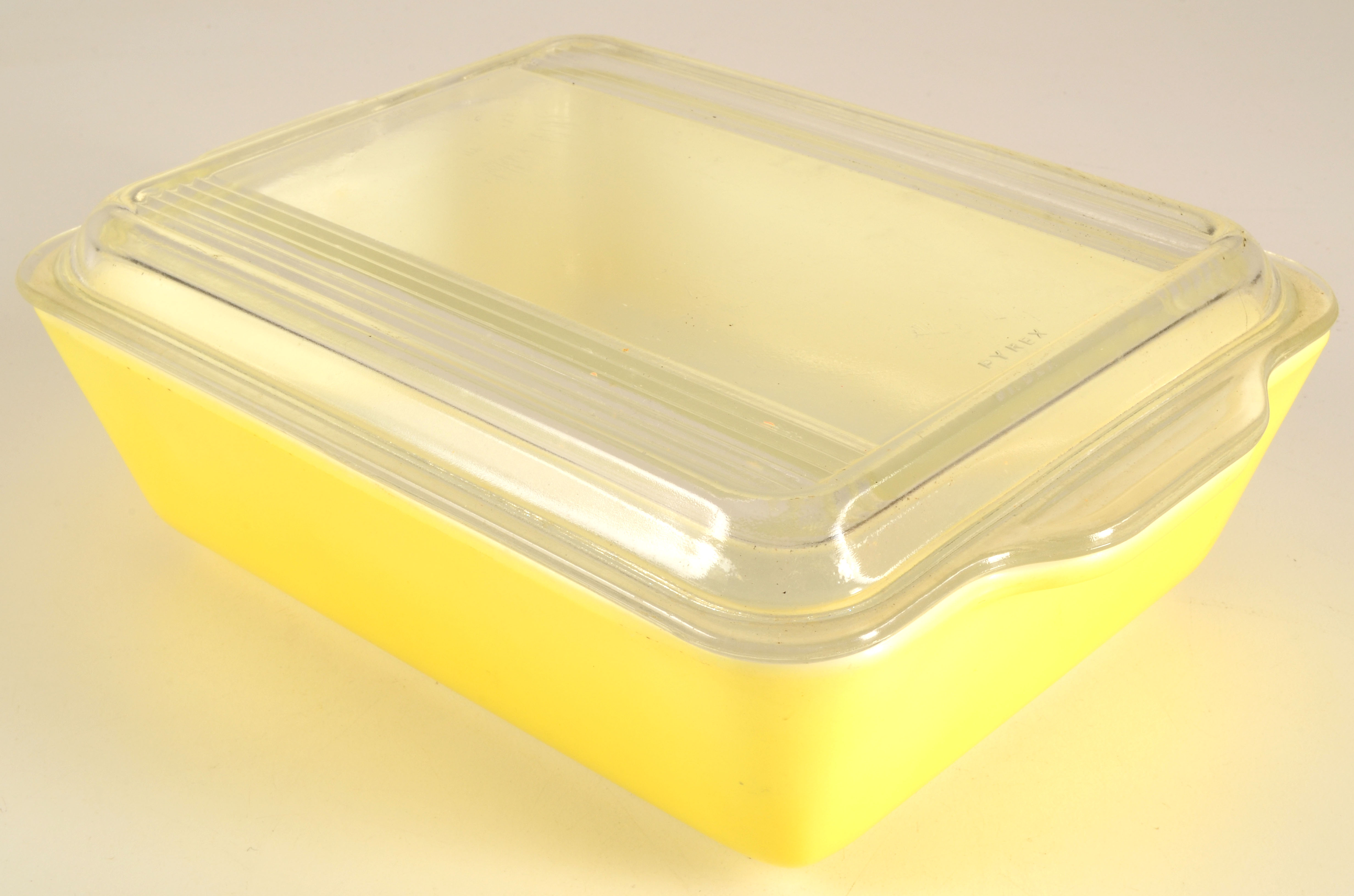 Set of Vintage Pyrex Containers