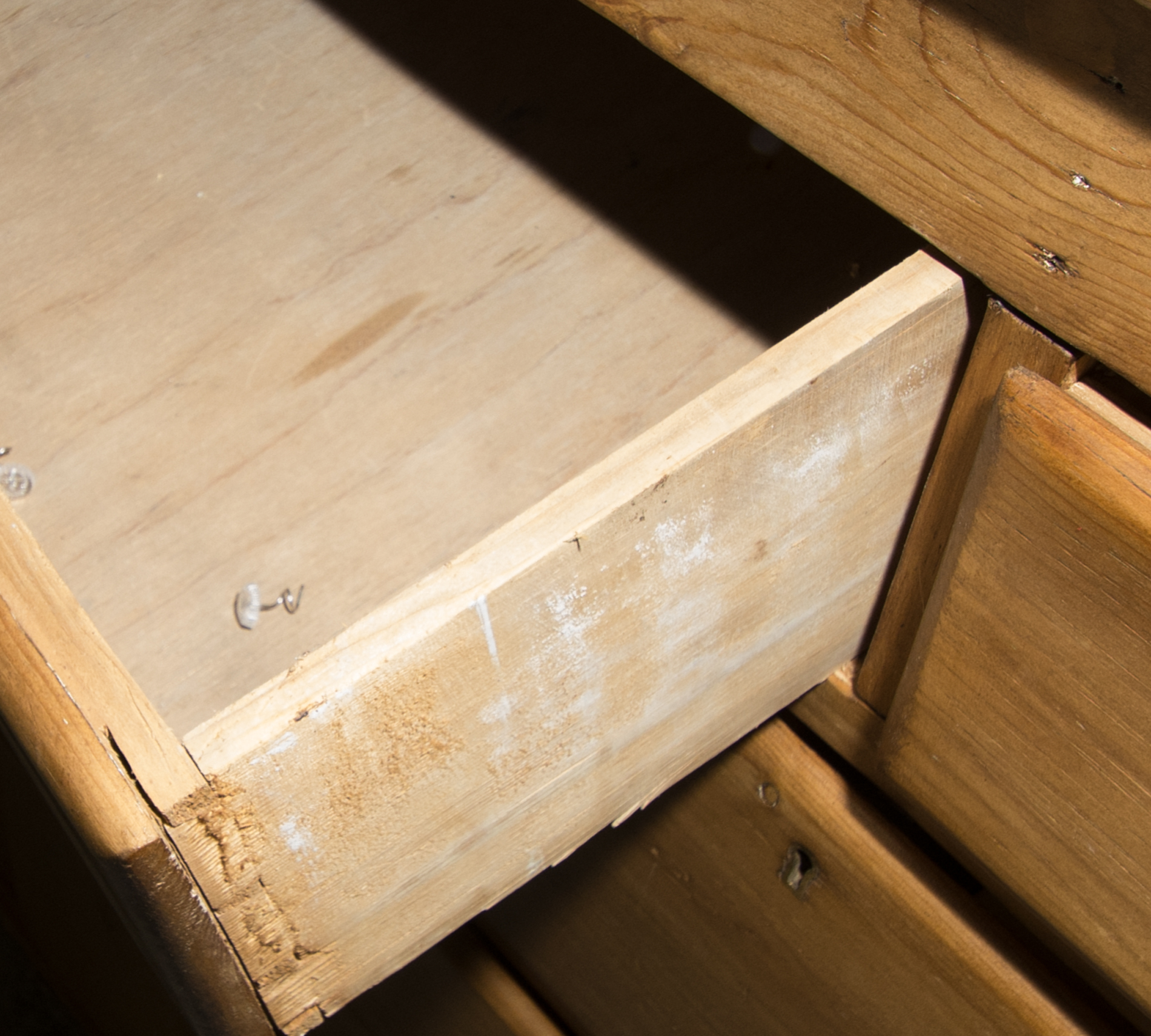 Antique Colonial Style Pine Chest of Drawers