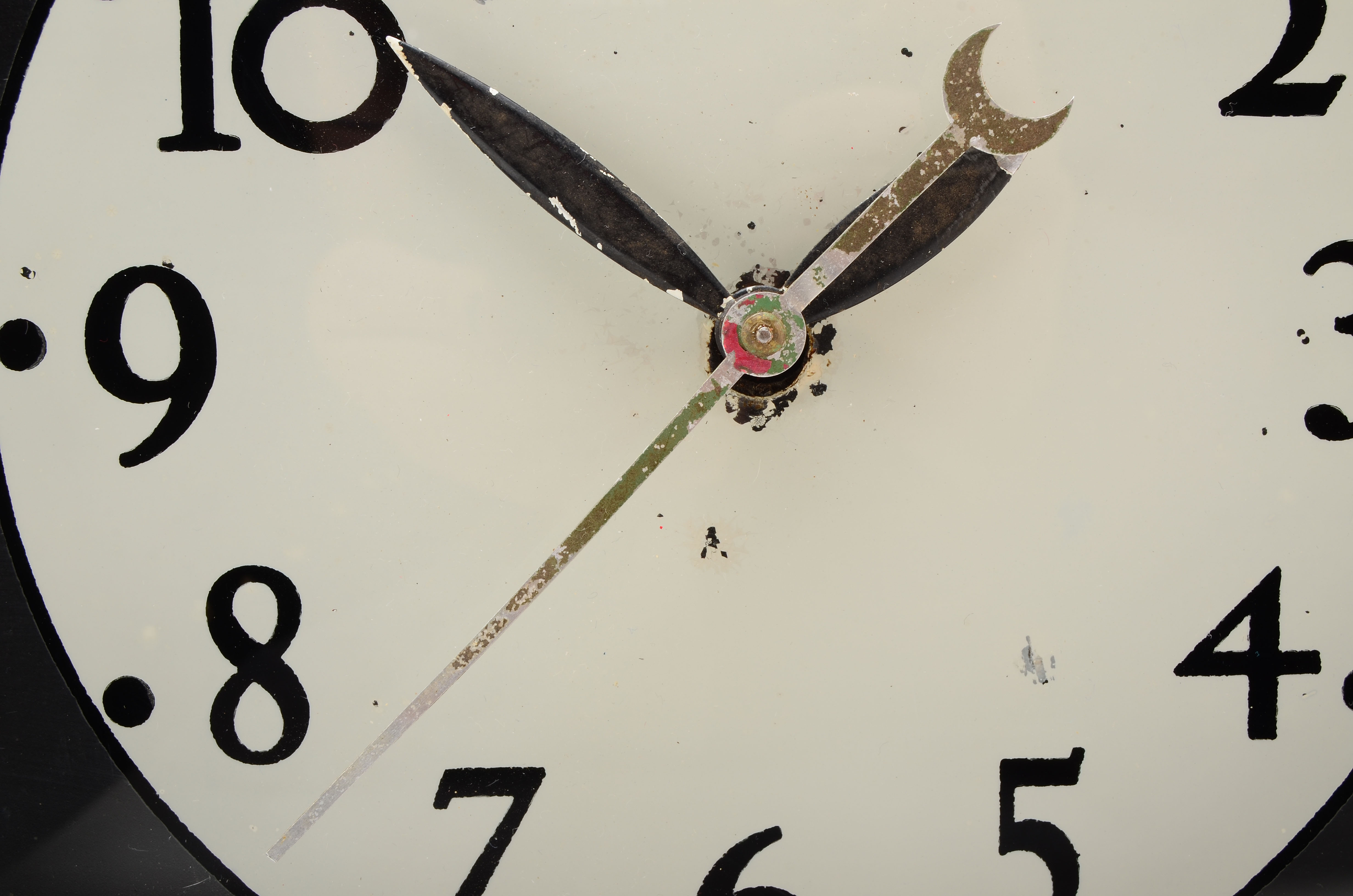 Four Roses Bourbon Whiskey Lighted Advertising Clock