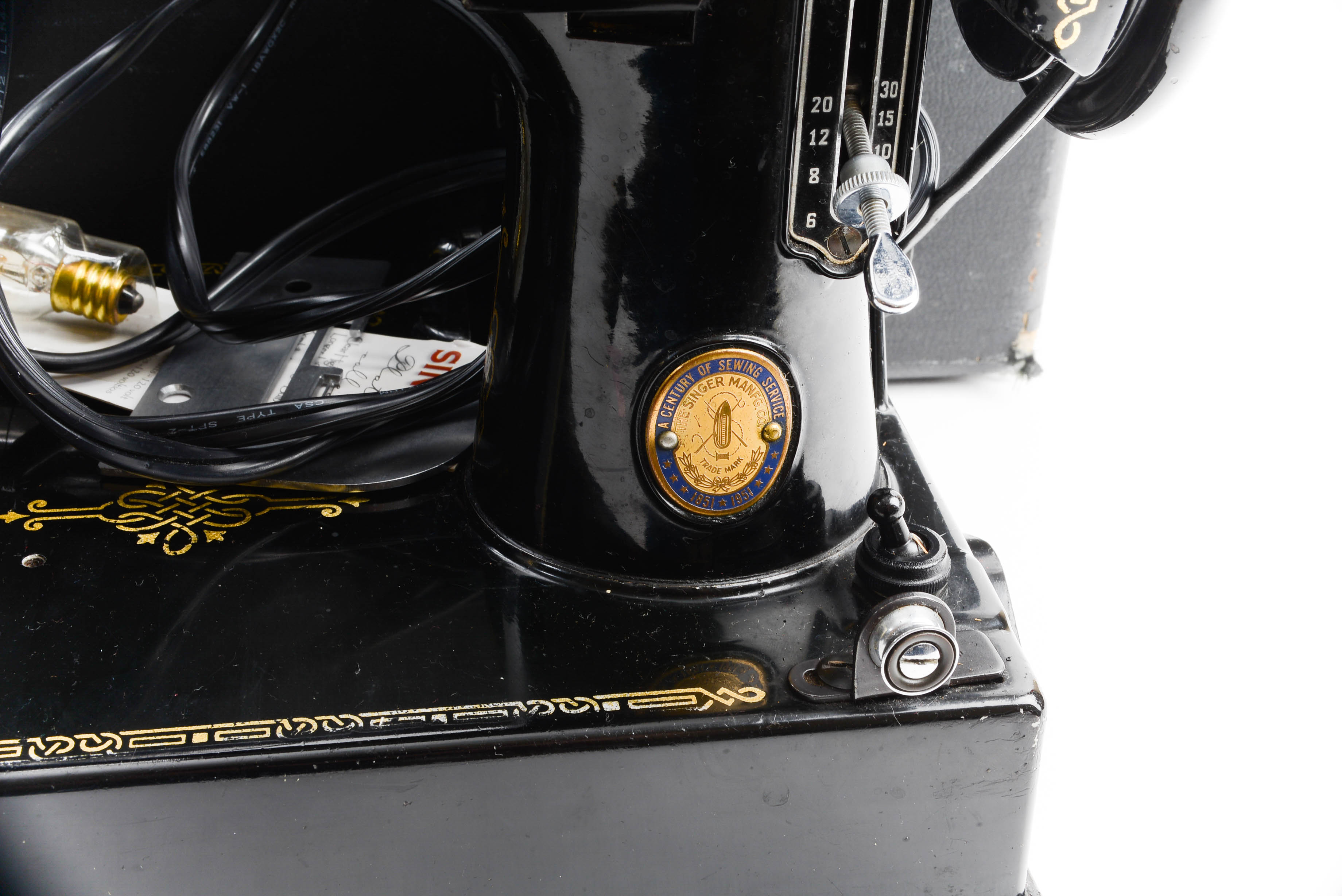 Vintage Singer Featherweight Sewing Machine