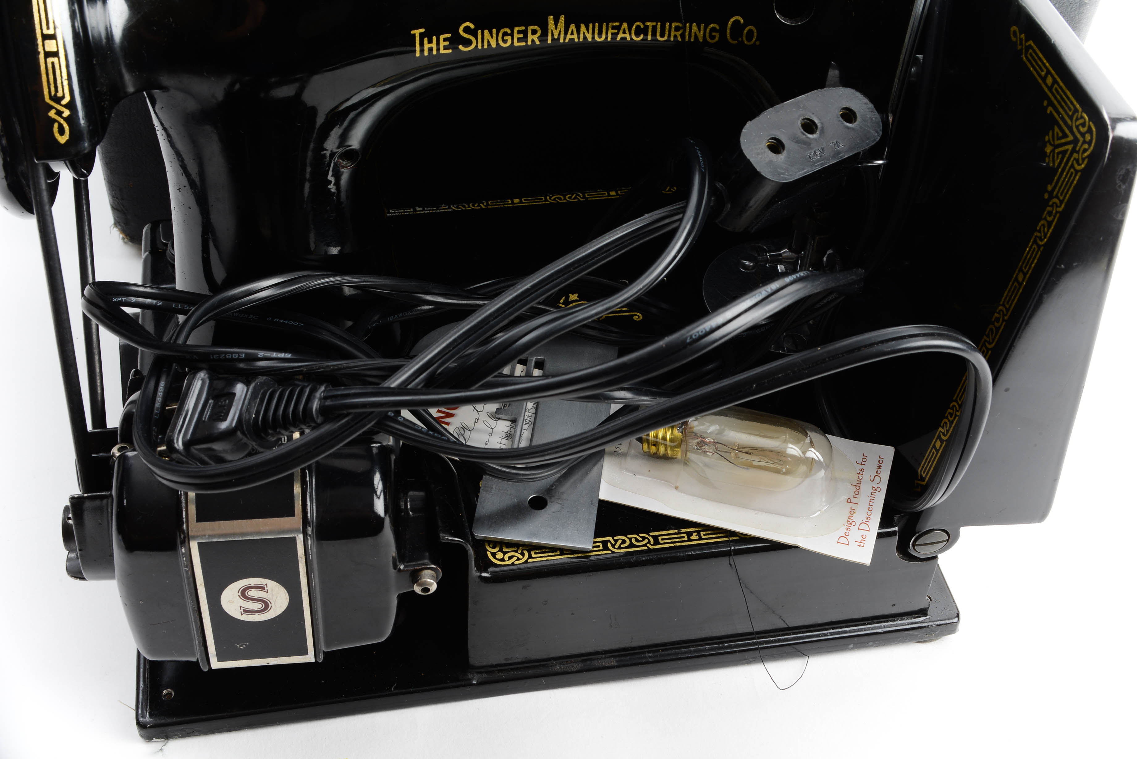 Vintage Singer Featherweight Sewing Machine