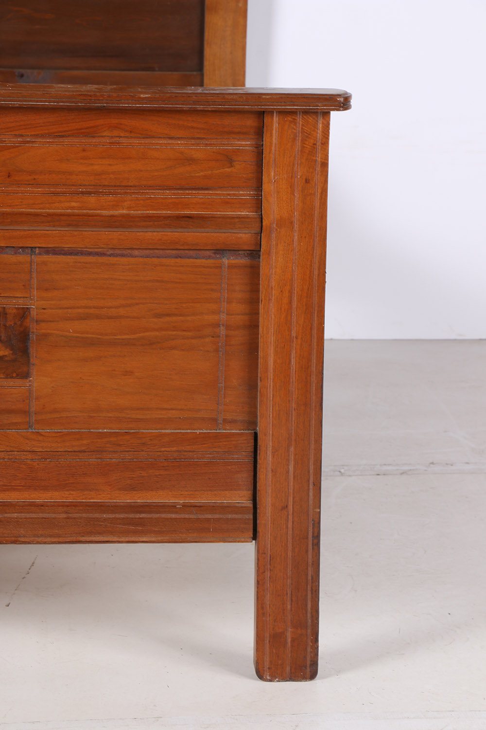 Vintage Walnut Full Size Bed Frame