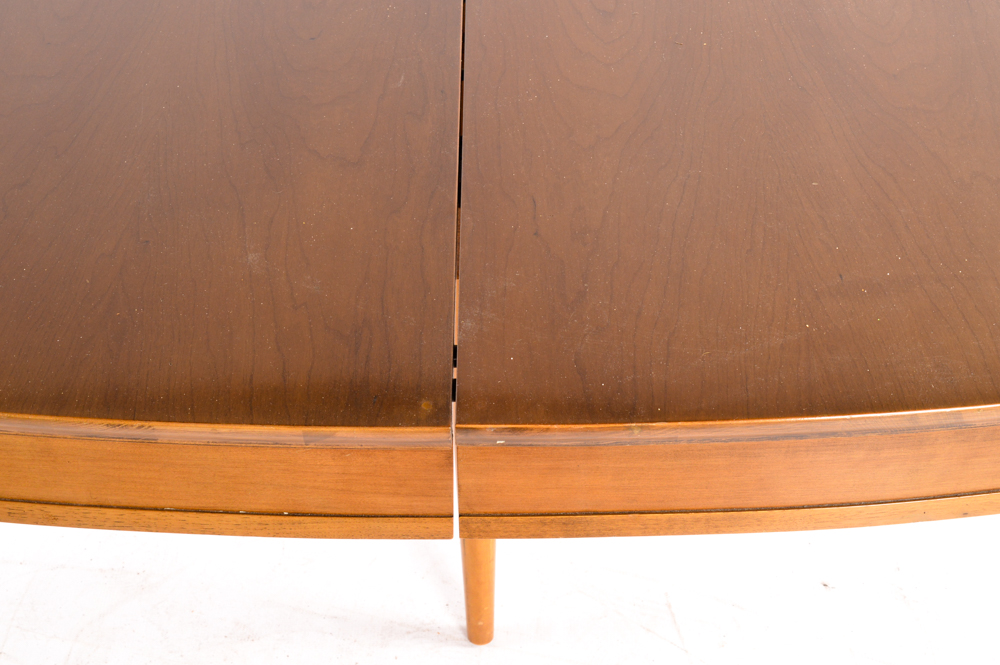 Mid Century Modern Style Dining Table With Chairs