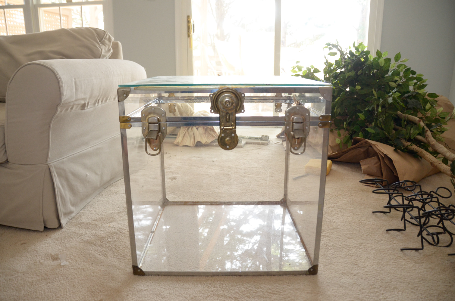 Acrylic Trunk Table