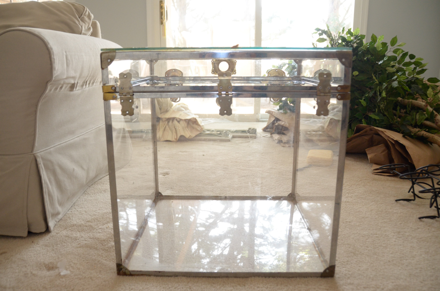 Acrylic Trunk Table