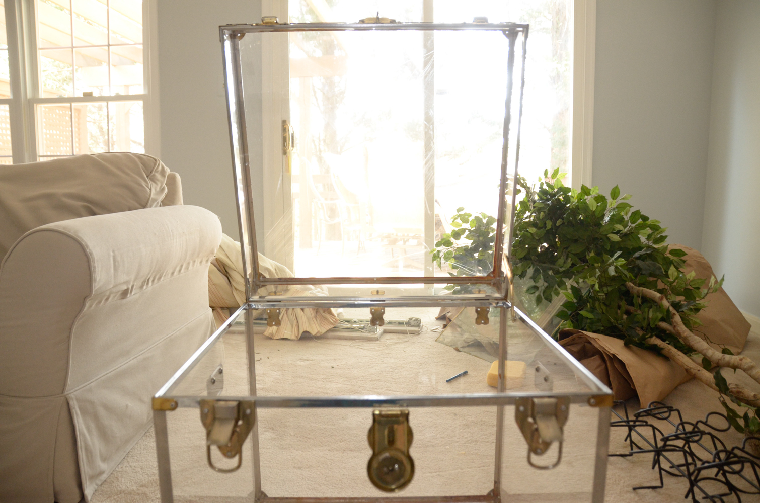 Acrylic Trunk Table