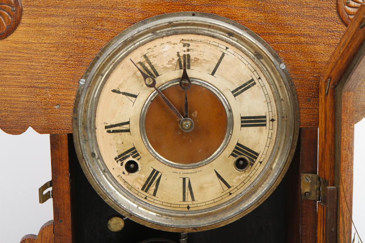 1897 E. Ingraham Co. Oak Gingerbread Mantel Clock