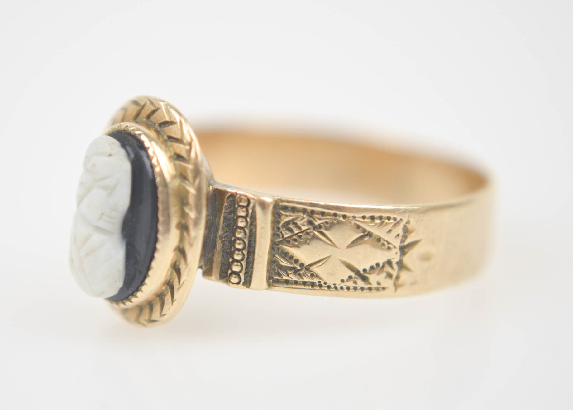 10K Yellow Gold Onyx Cameo Ring