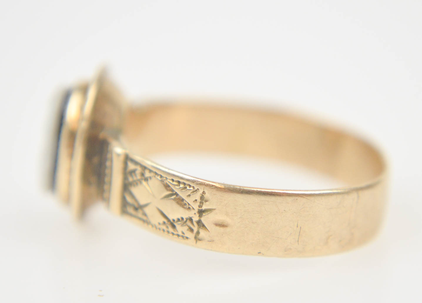 10K Yellow Gold Onyx Cameo Ring