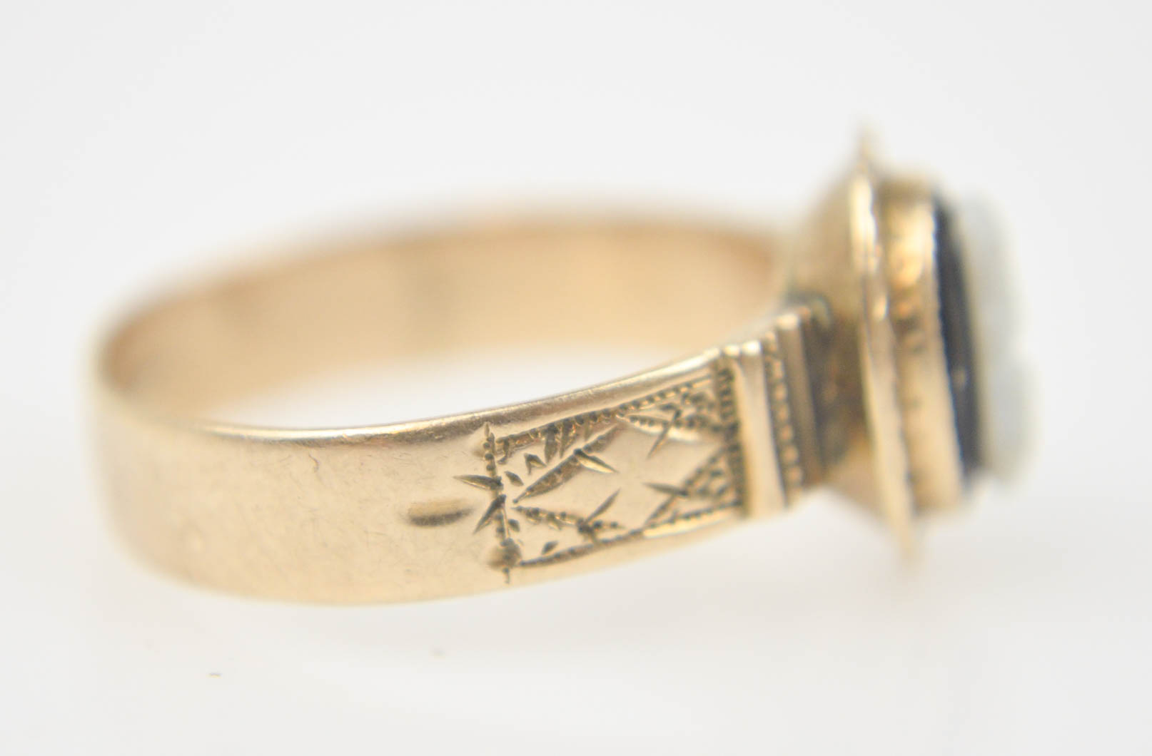 10K Yellow Gold Onyx Cameo Ring