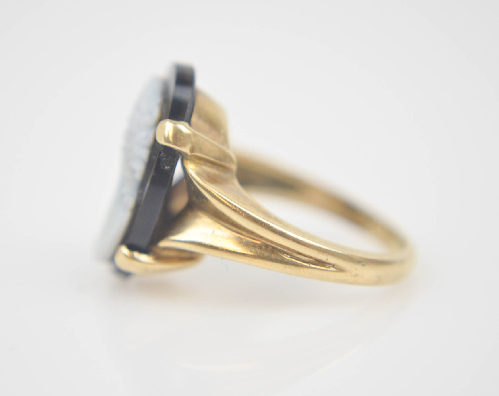 10K Yellow Gold Onyx Cameo Ring