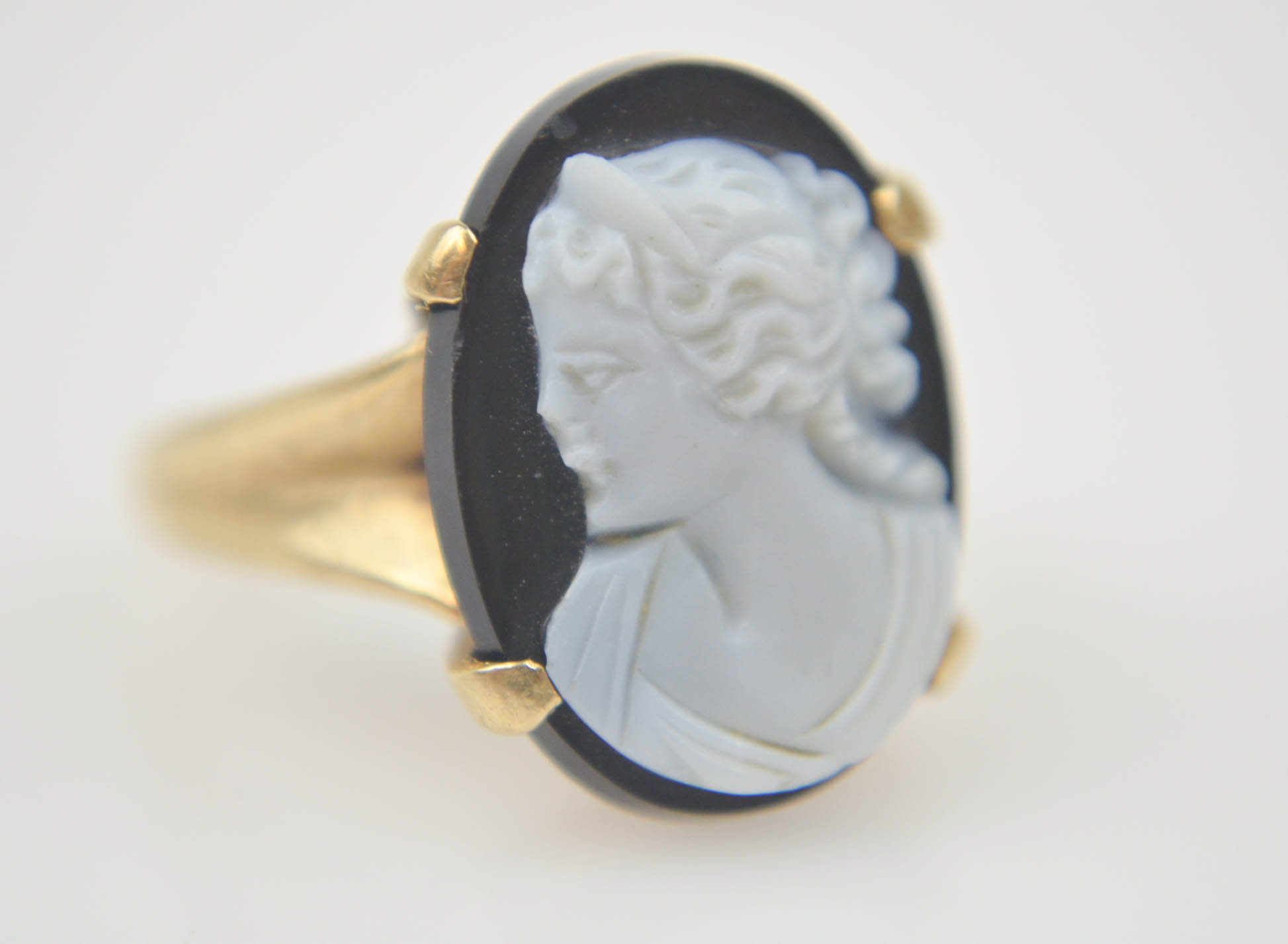 10K Yellow Gold Onyx Cameo Ring