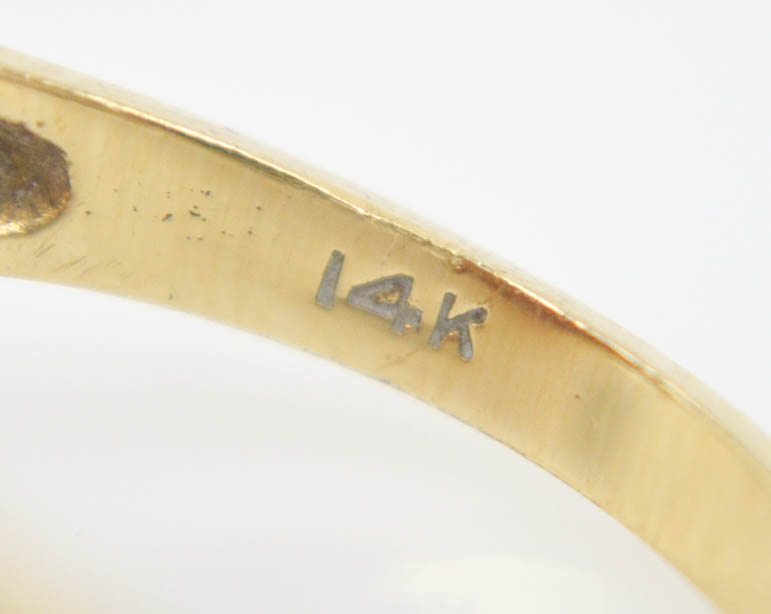 Vintage 14K Yellow Gold Shell Cameo Ring