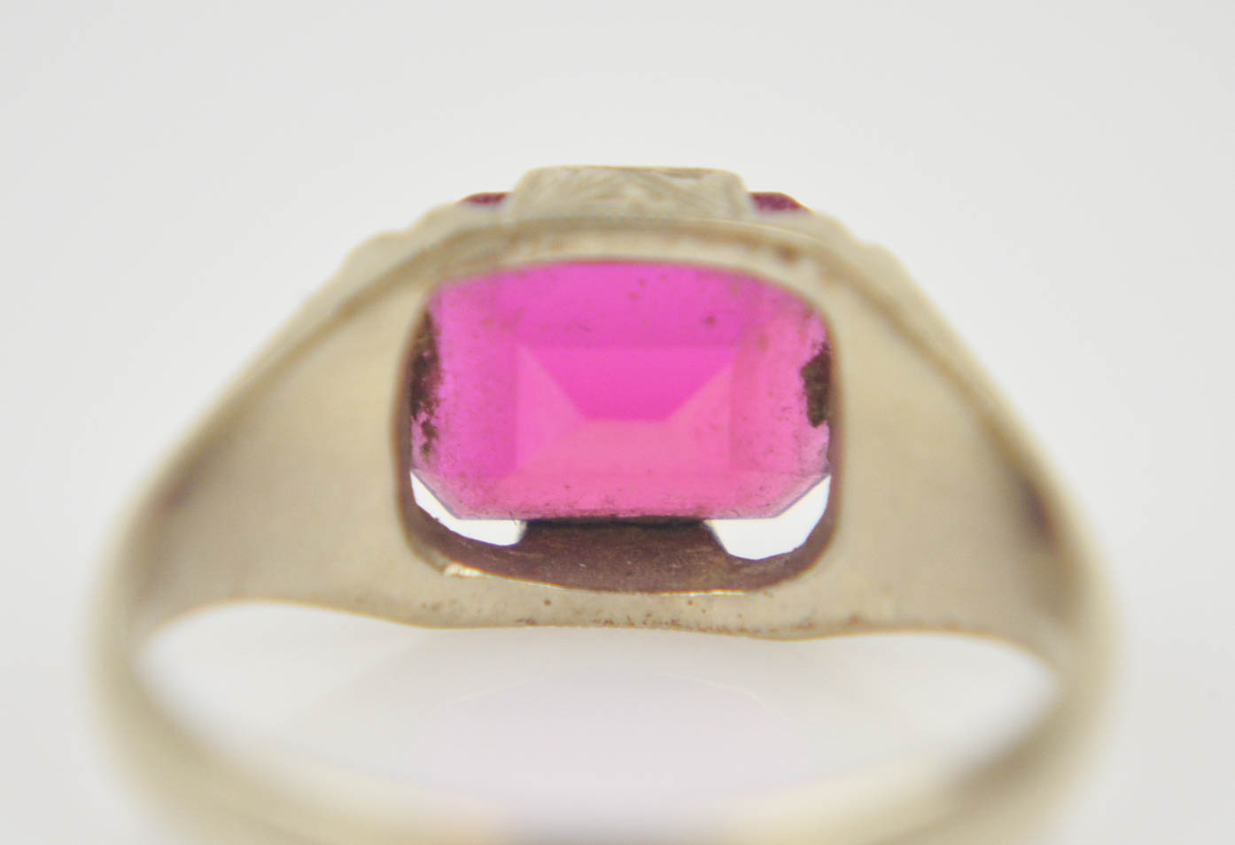 Vintage 14K Yellow Gold Synethic Ruby Ring