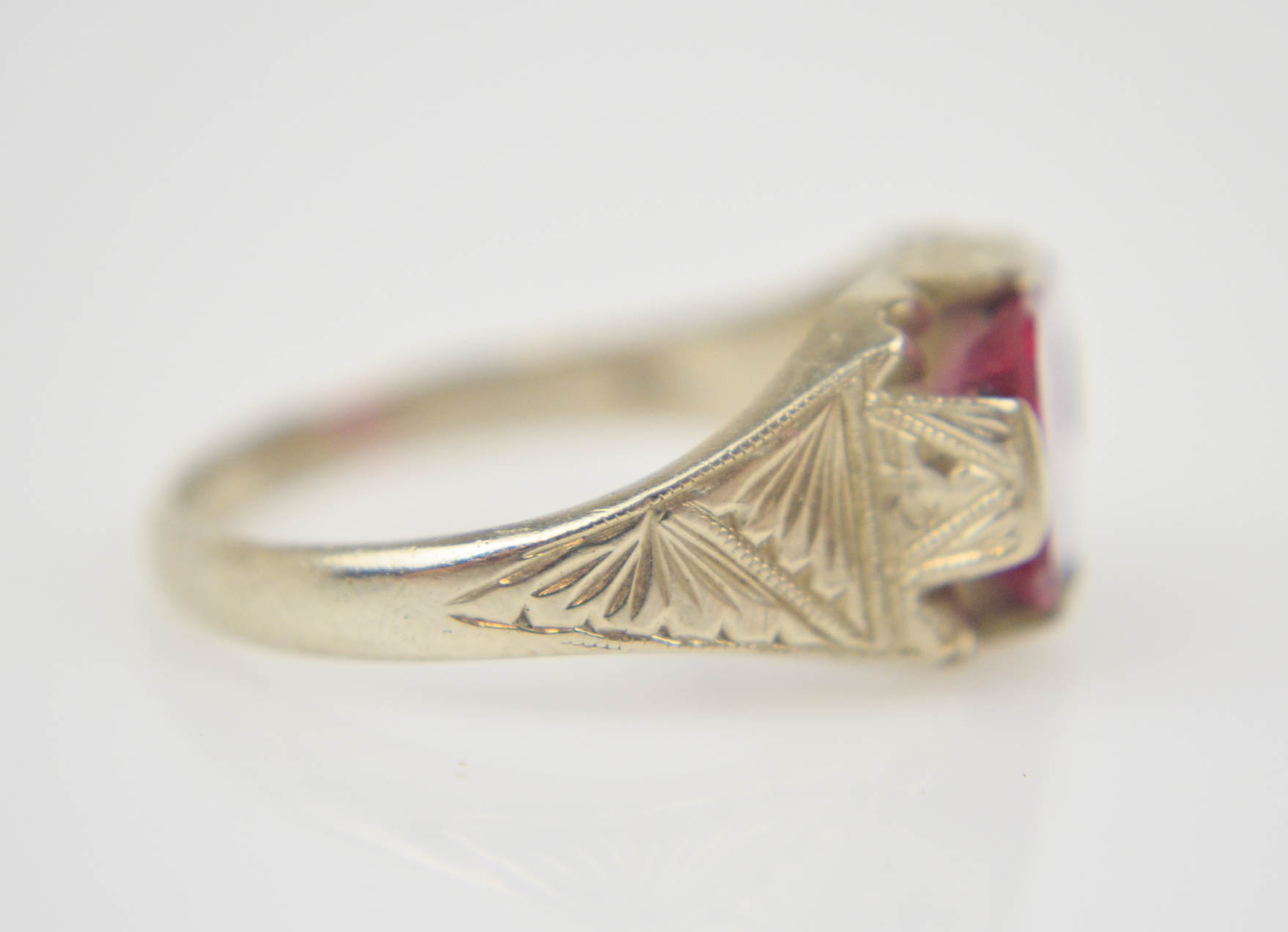 Vintage 14K Yellow Gold Synethic Ruby Ring