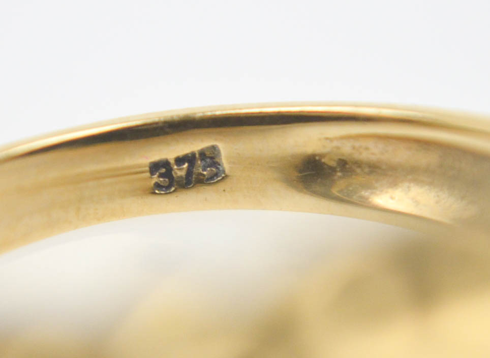 Antique 9K Yellow Gold Onyx and Cultured Pearl Ring