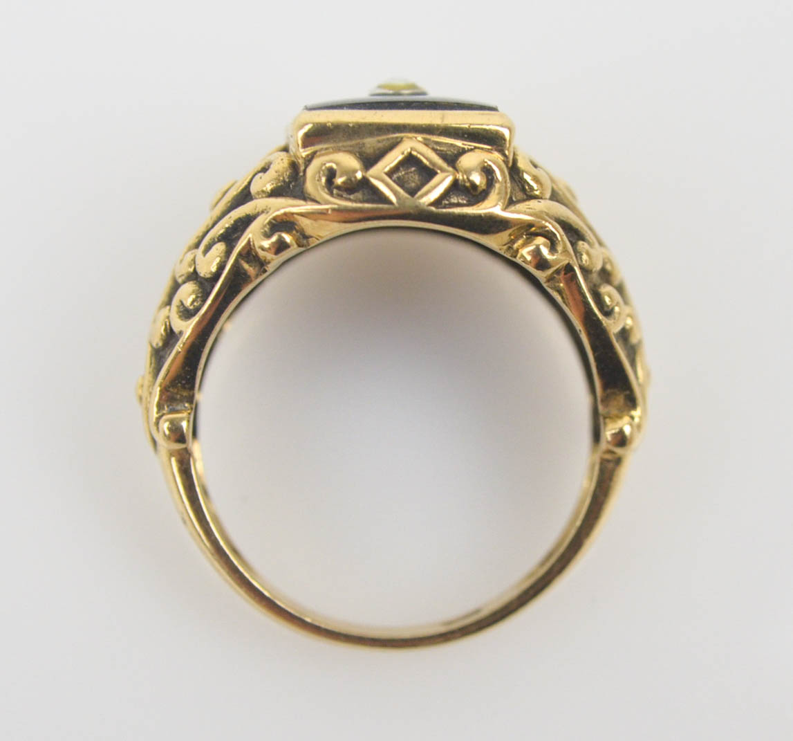 Antique 9K Yellow Gold Onyx and Cultured Pearl Ring