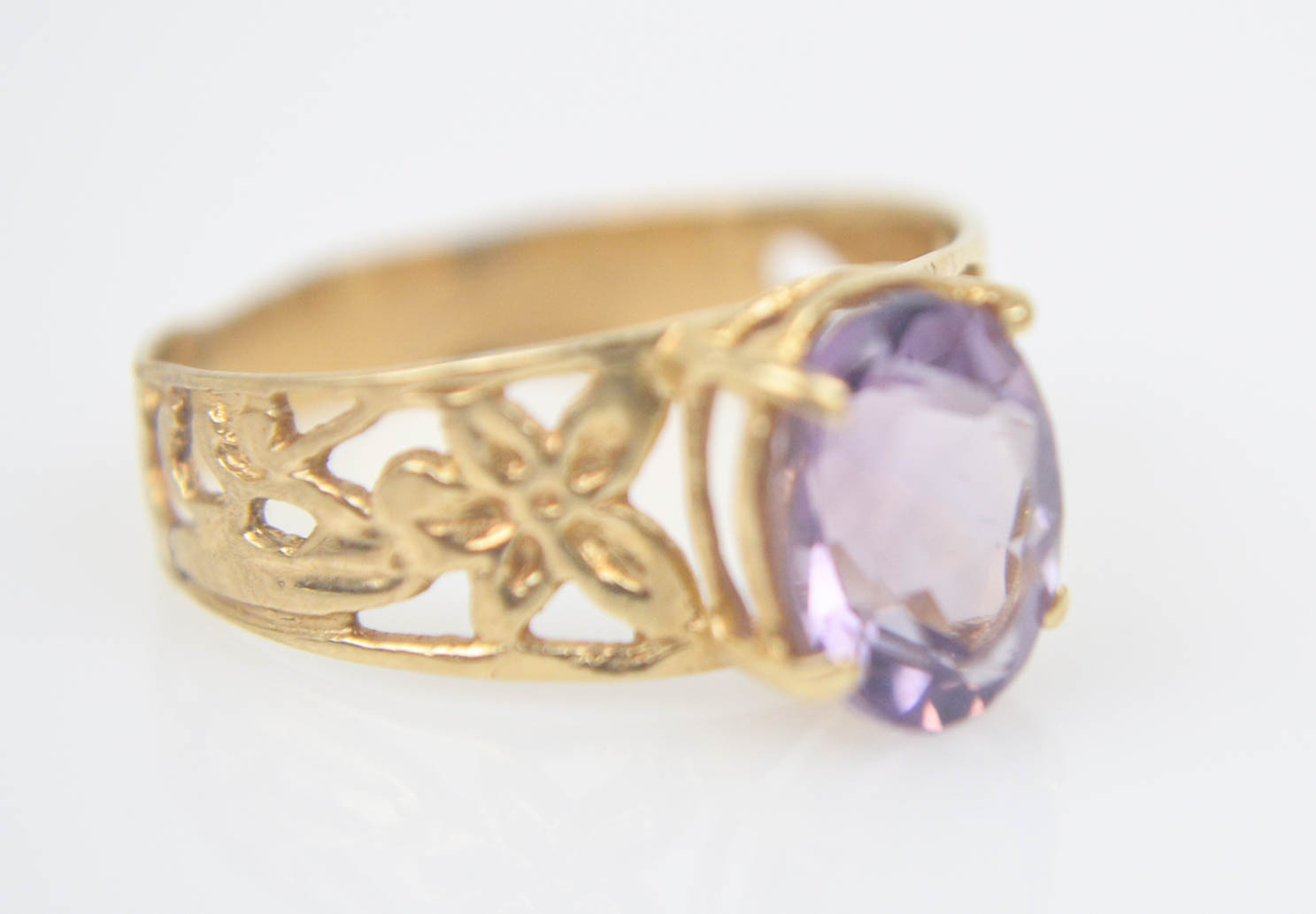 Vintage 10K Yellow Gold Amethyst Ring