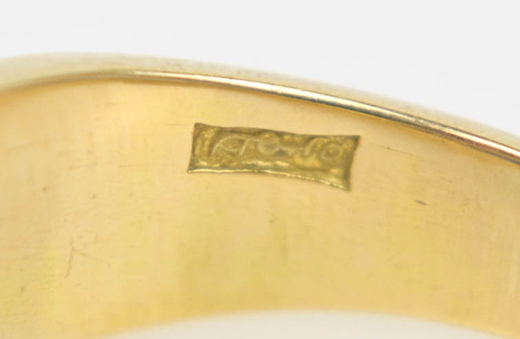 18K Yellow Gold Sapphire and Diamond Ring