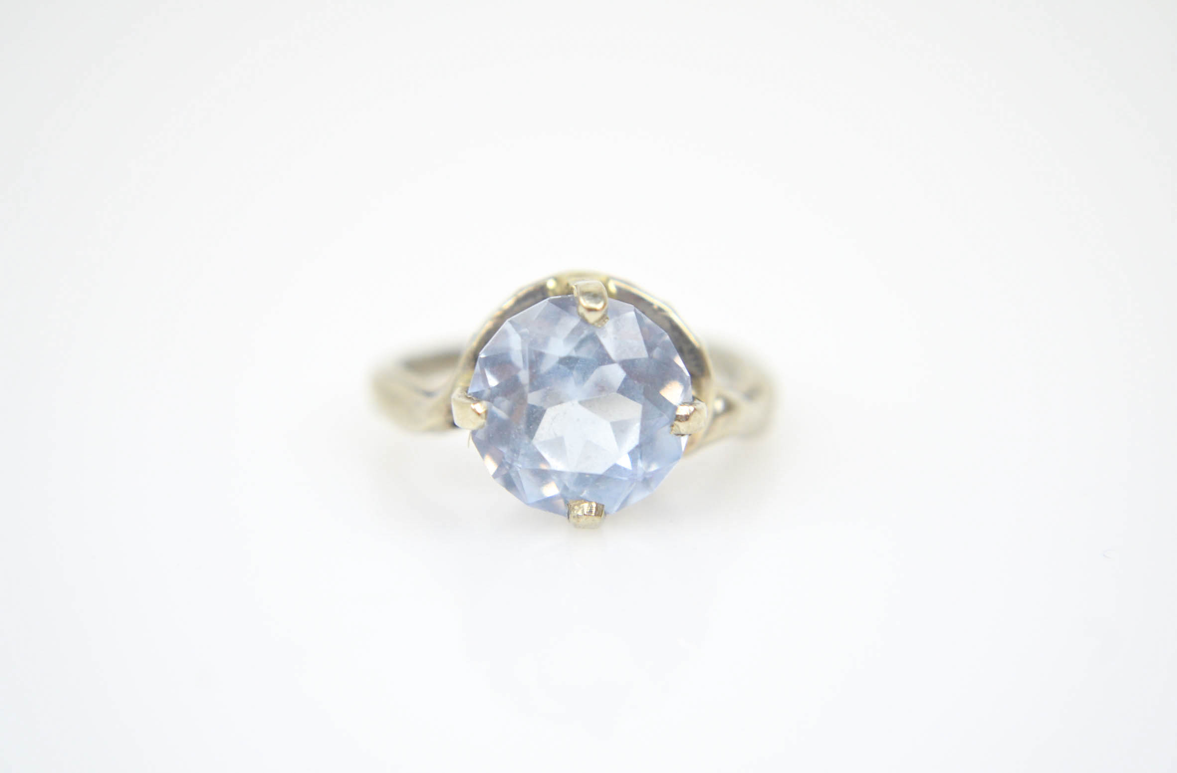 10K White Gold Synthetic Spinel Ring