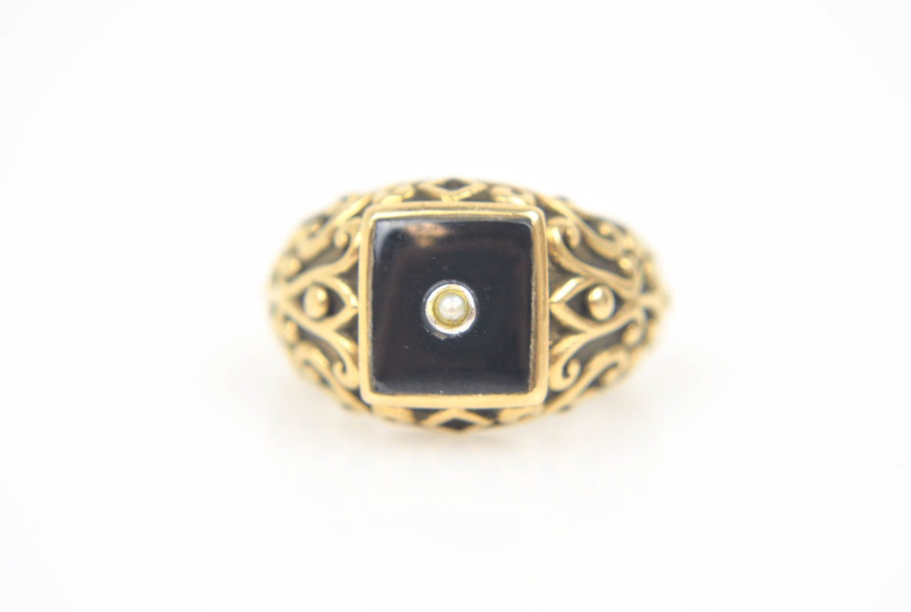 Antique 9K Yellow Gold Onyx and Cultured Pearl Ring
