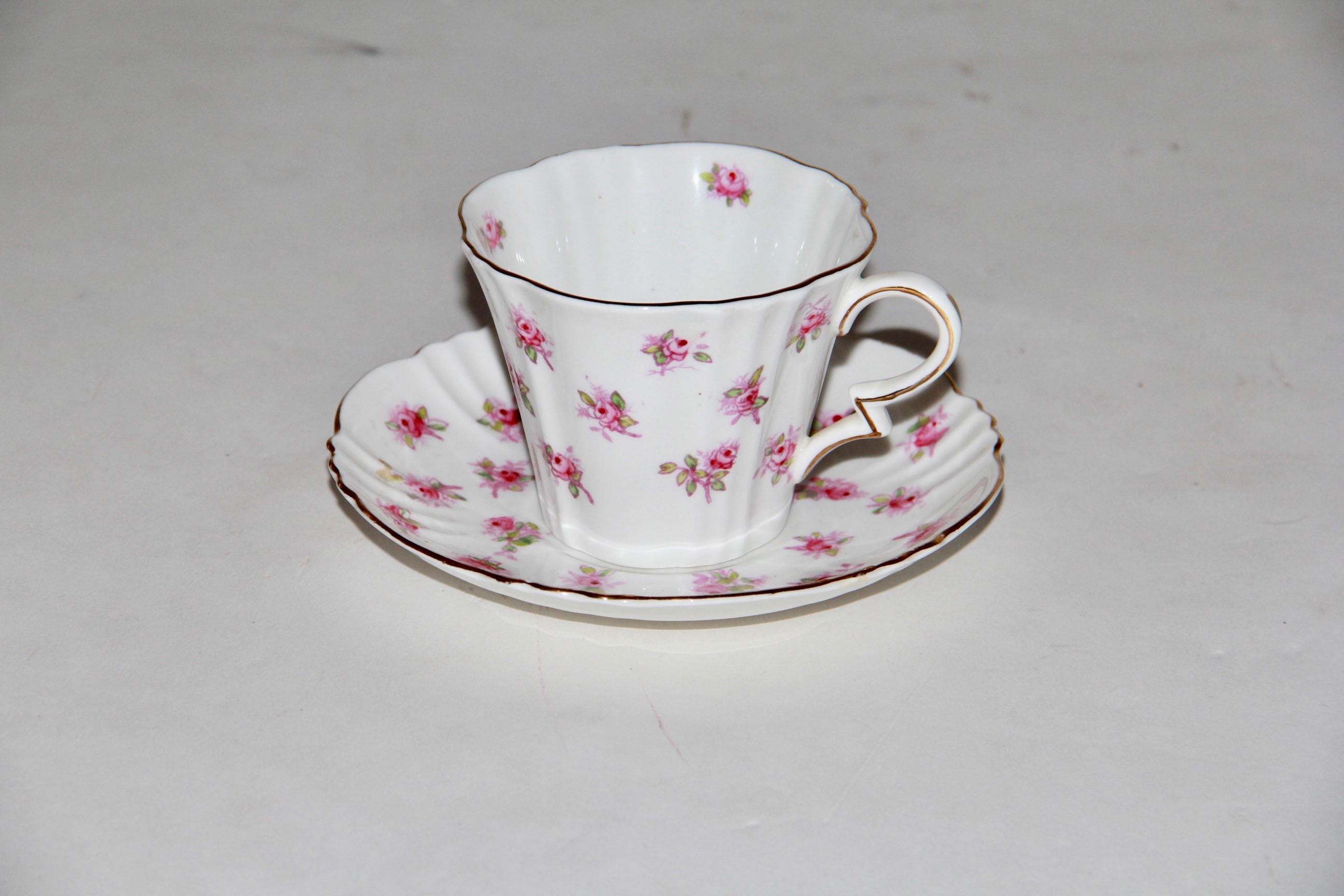 Bone China Teacups and Saucers Featuring Royal Albert