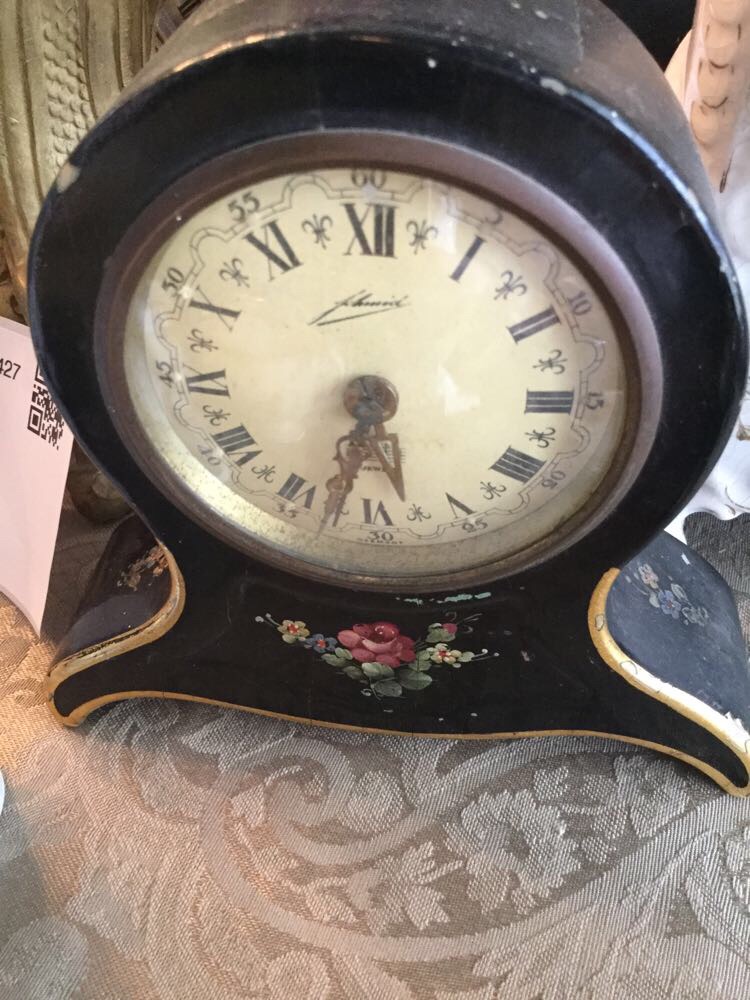 **Duplicate of 422**Wooden Vintage Black Clock