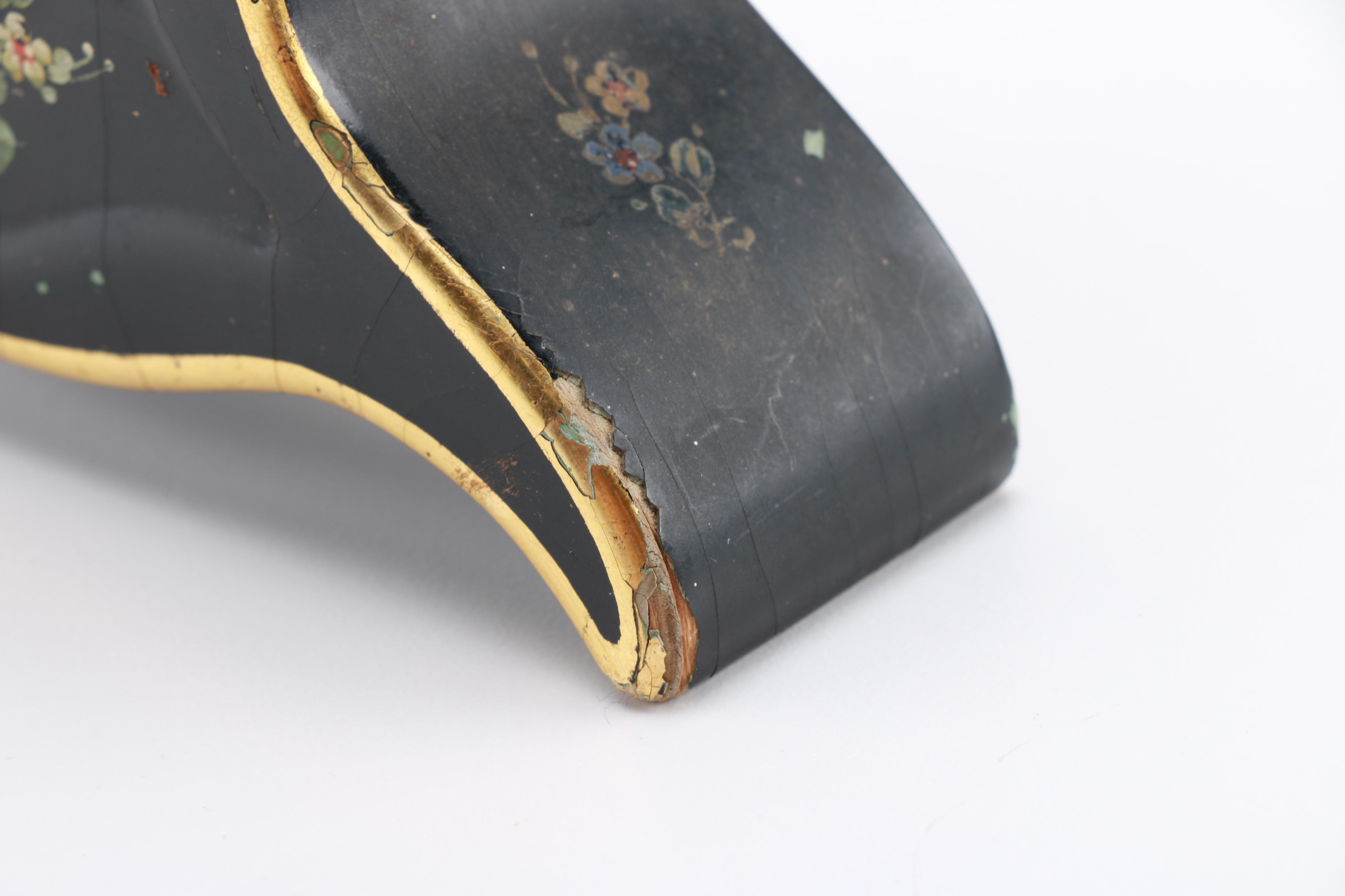 Vintage Wooden Mantel Clock