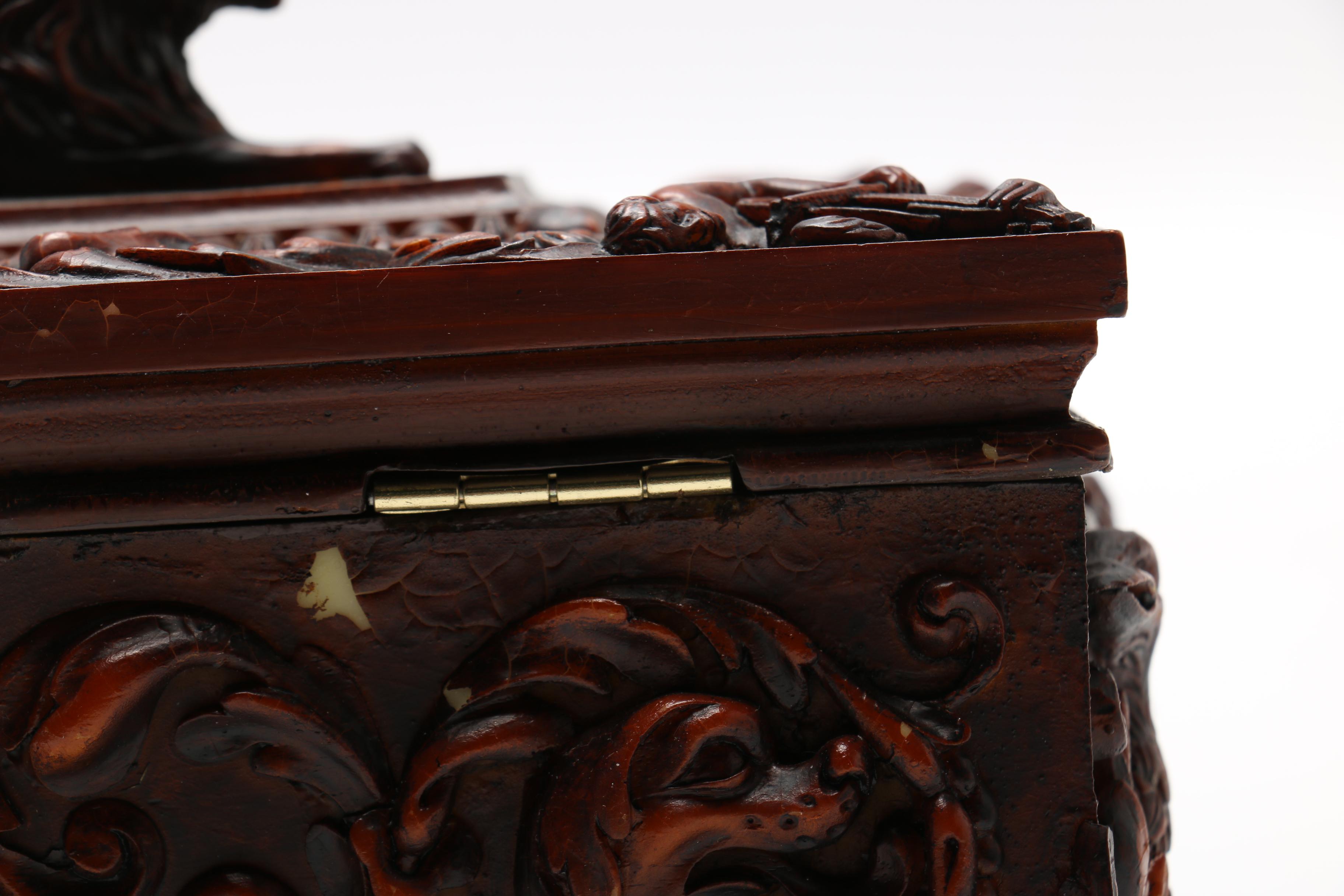 European Style Box With Lion Lid by Toscano