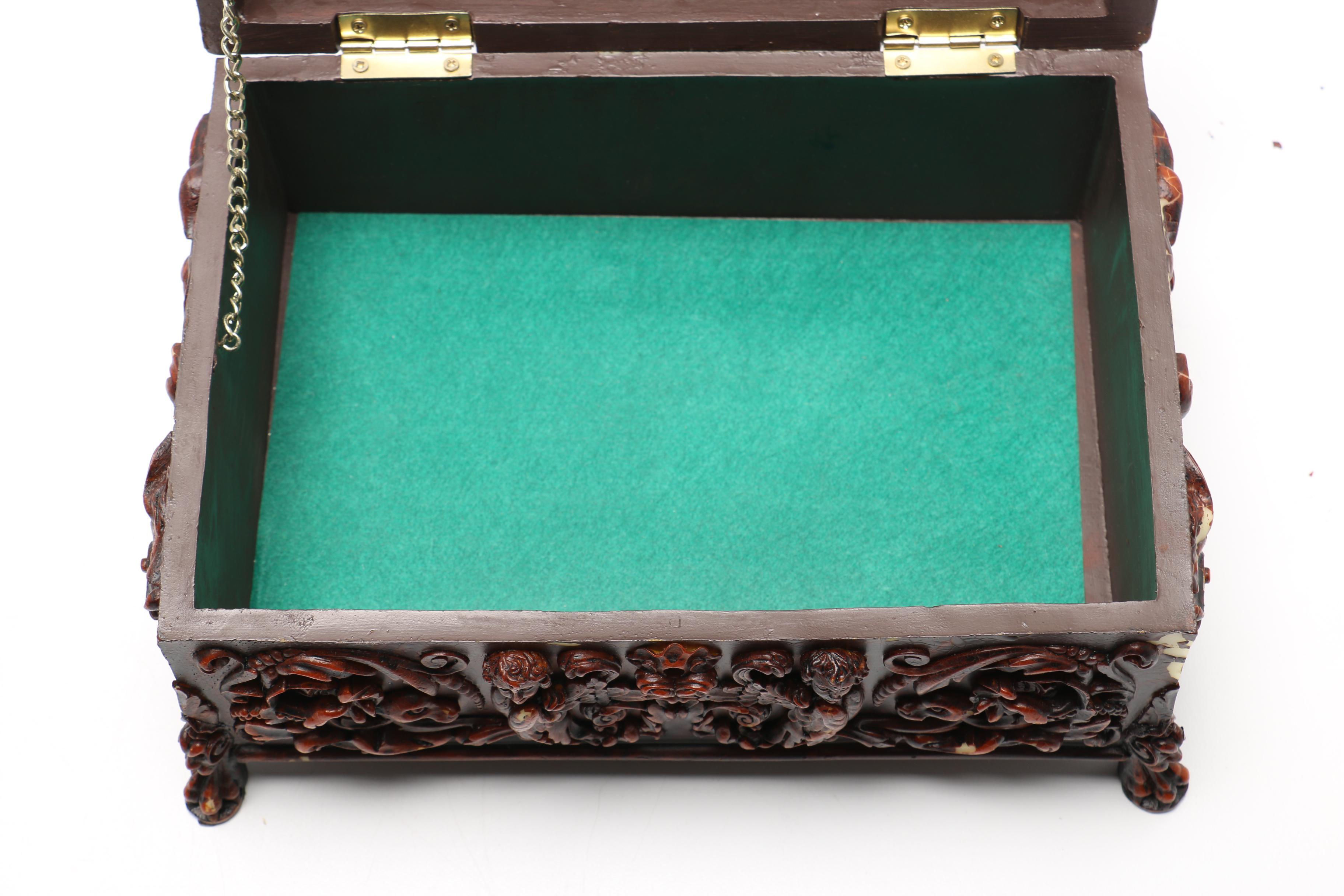 European Style Box With Lion Lid by Toscano