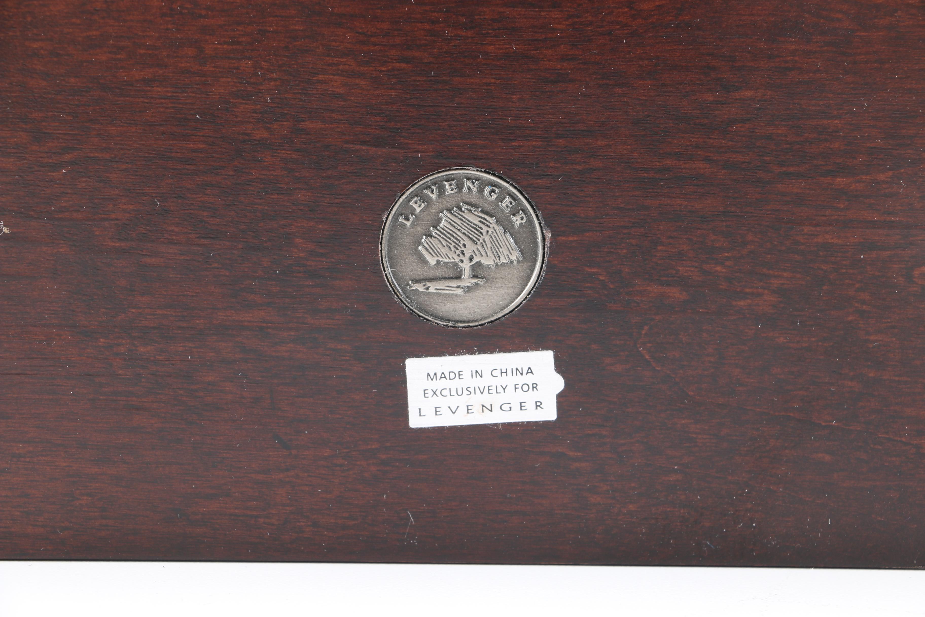 Levenger Pen Display Case