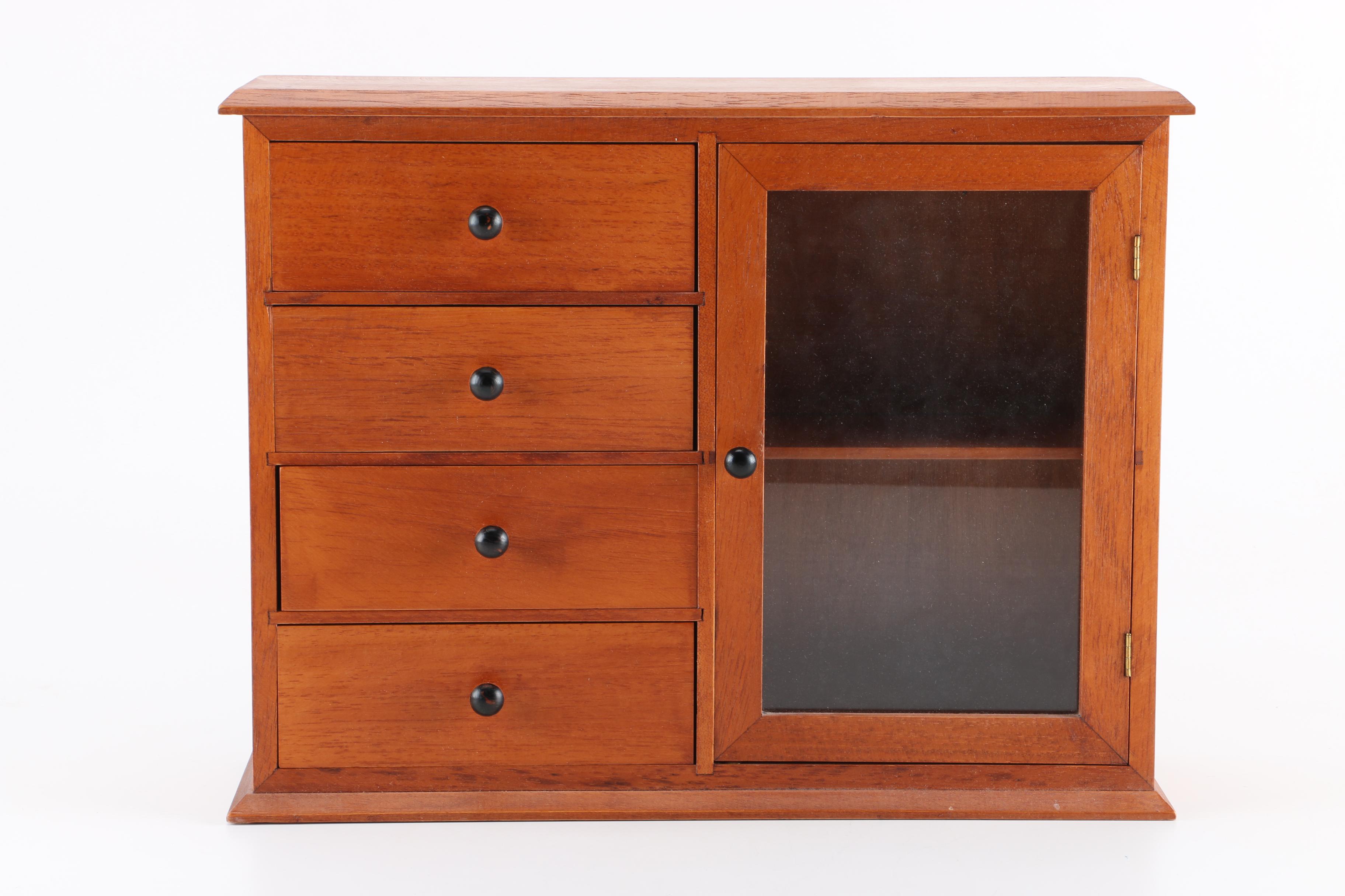 Contemporary Display Case by Exposures Italy