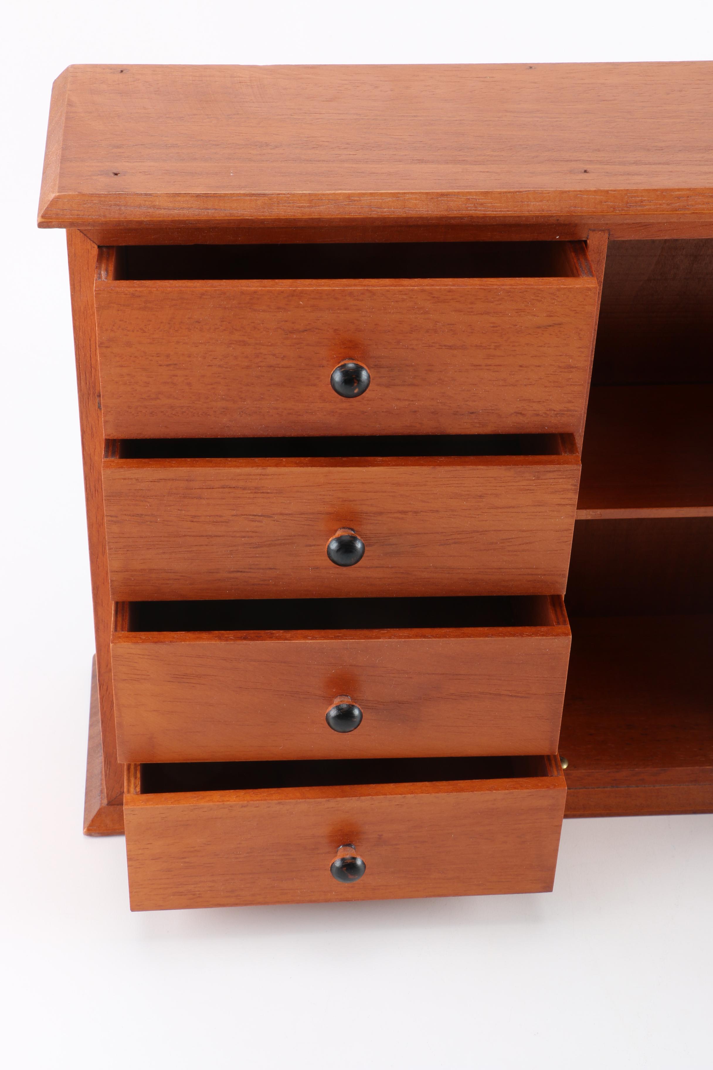 Contemporary Display Case by Exposures Italy