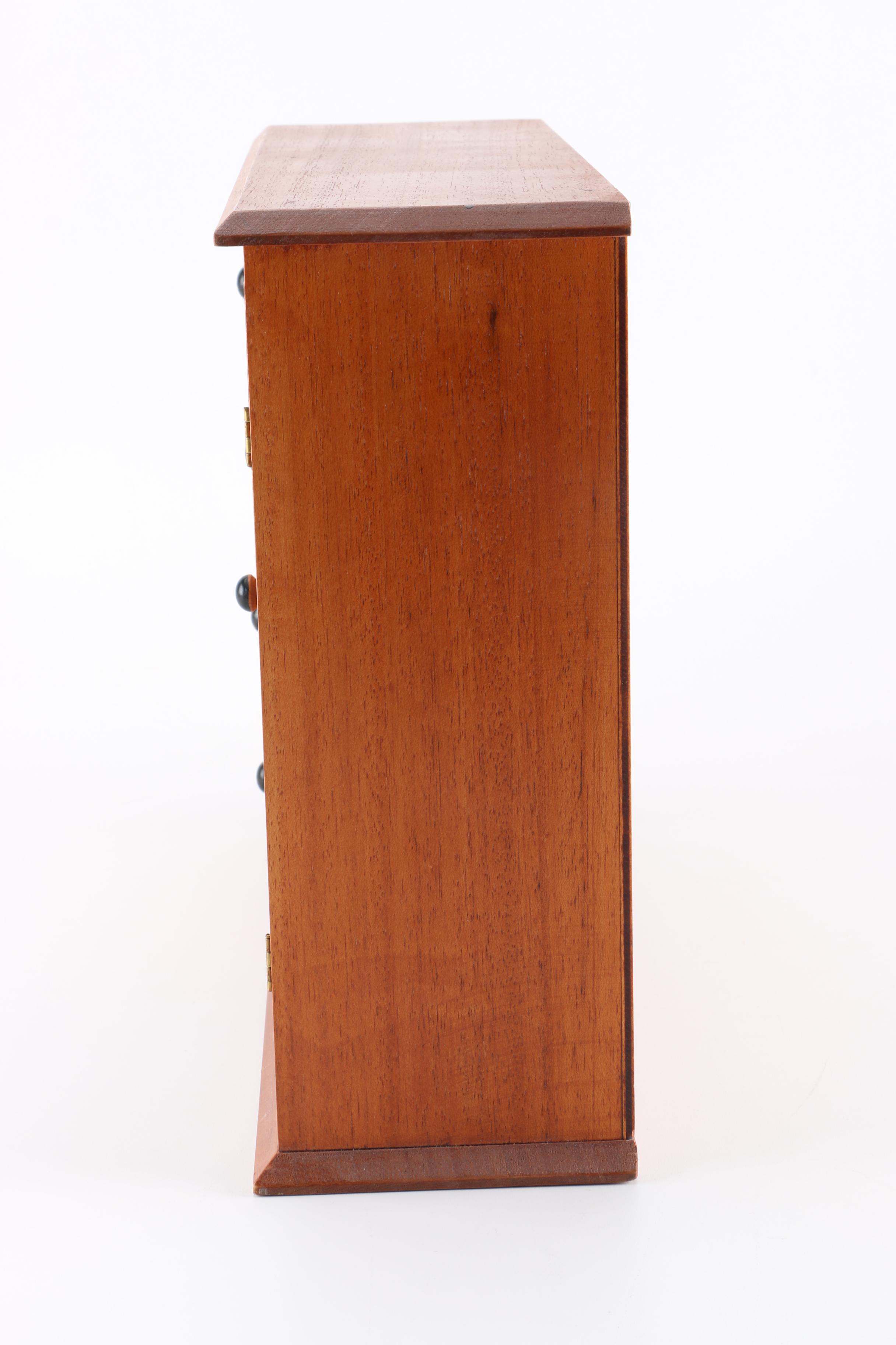 Contemporary Display Case by Exposures Italy