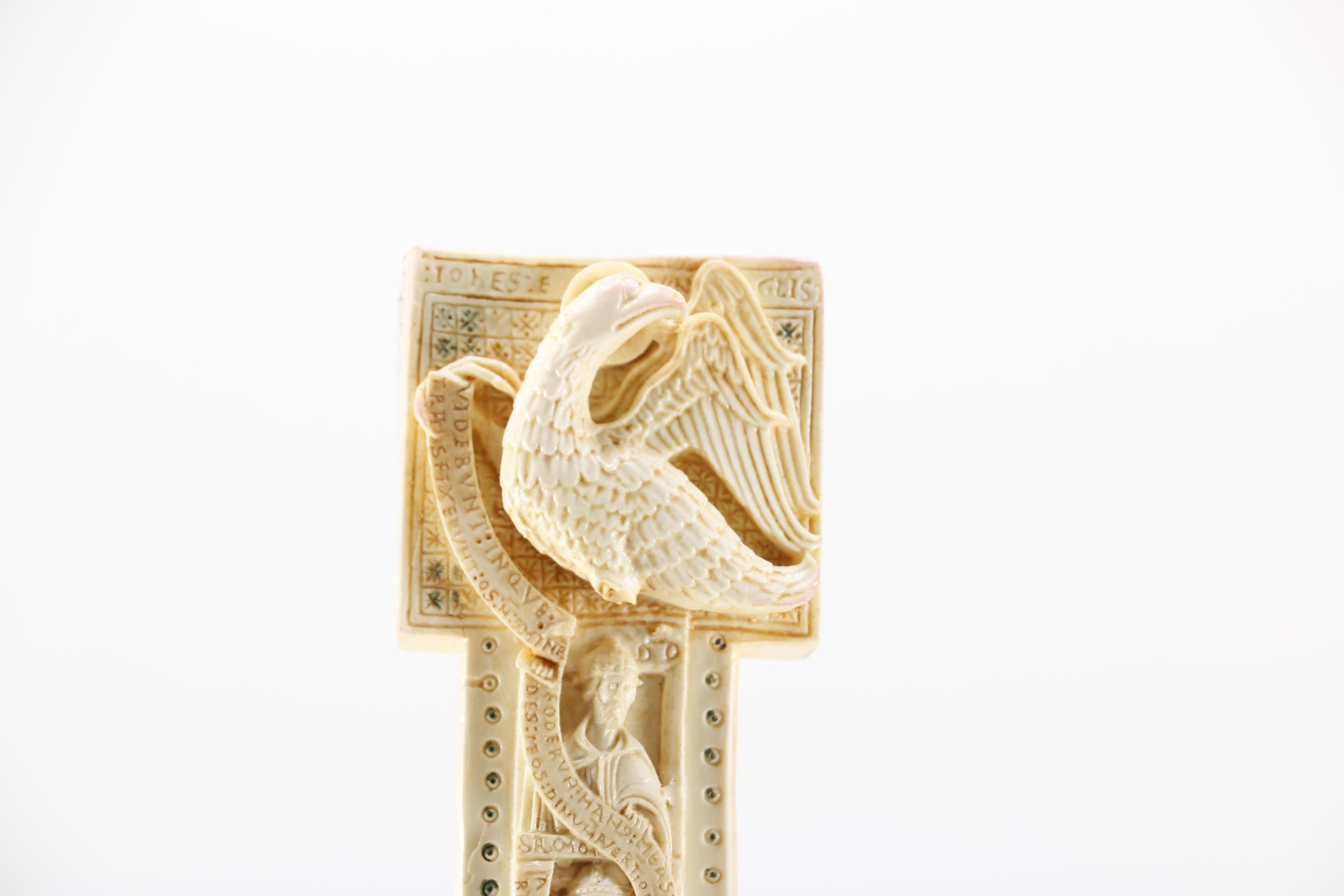 Cross Table Statuette