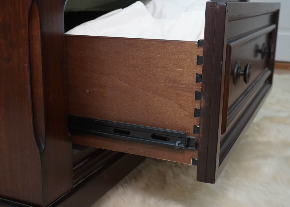 Queen Size Sleigh Bed with Storage