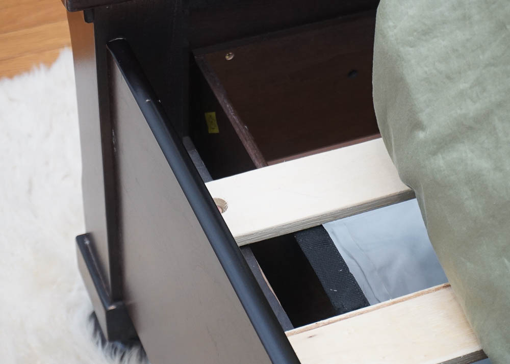 Queen Size Sleigh Bed with Storage