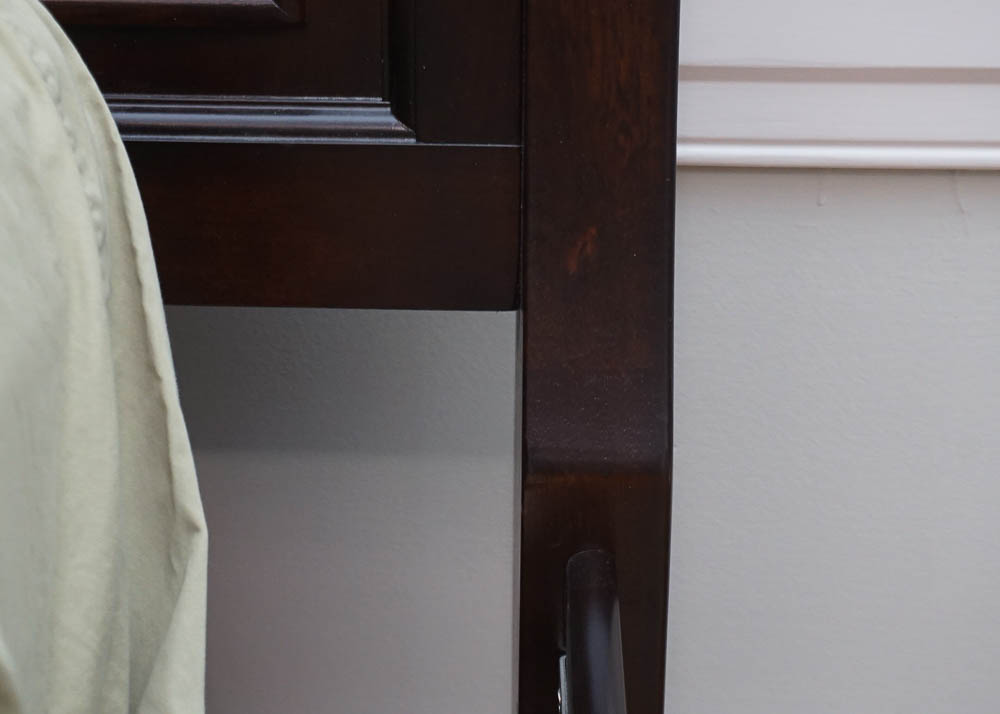 Queen Size Sleigh Bed with Storage